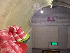 -洞庭洲·防空洞火锅·烧烤·铜锅涮肉(新百广场店)