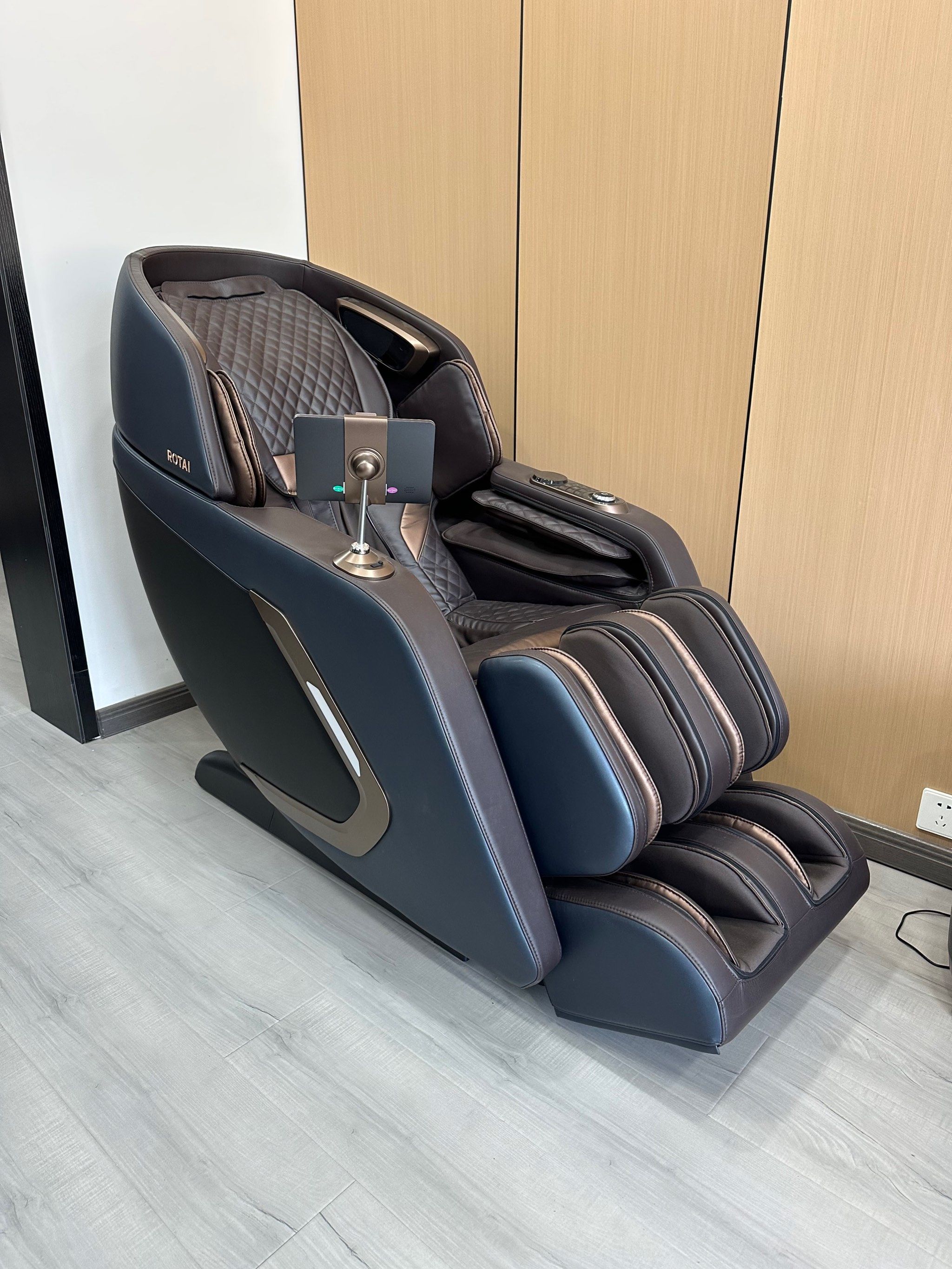 母亲节的礼物,一台荣泰按摩椅