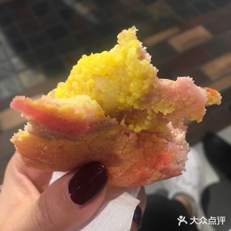 推荐推荐！里面的夹心太喜欢了，沙沙的，甜甜的