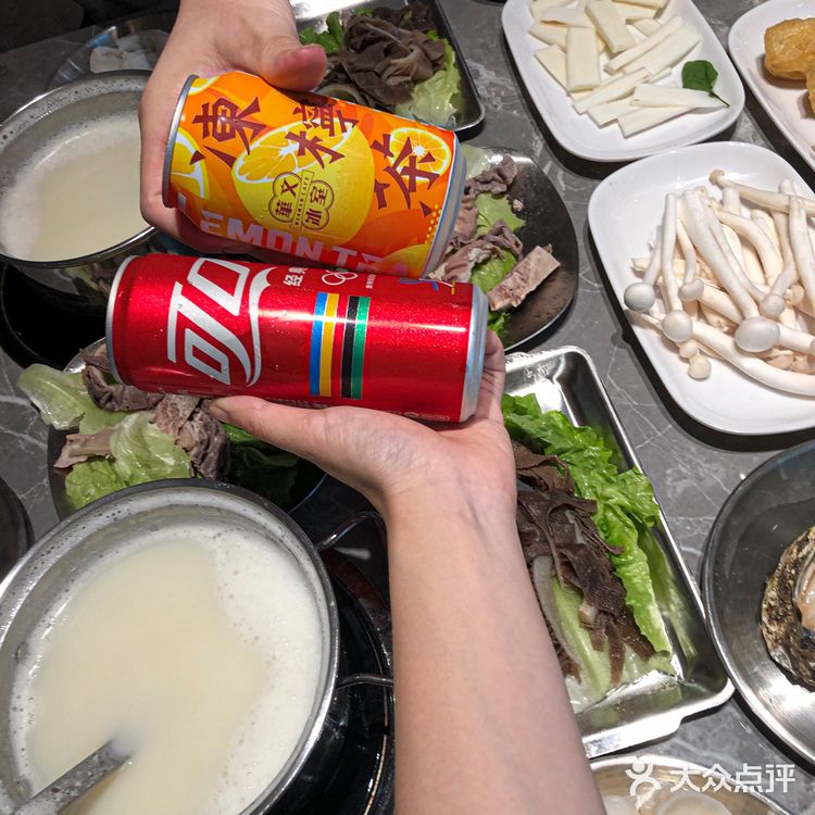 人均不过百!正佳新开的粥底火锅敲!