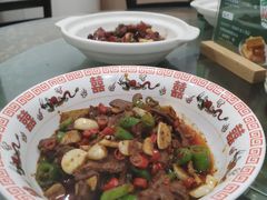 -湖南人家湘菜馆(镇江路店)
