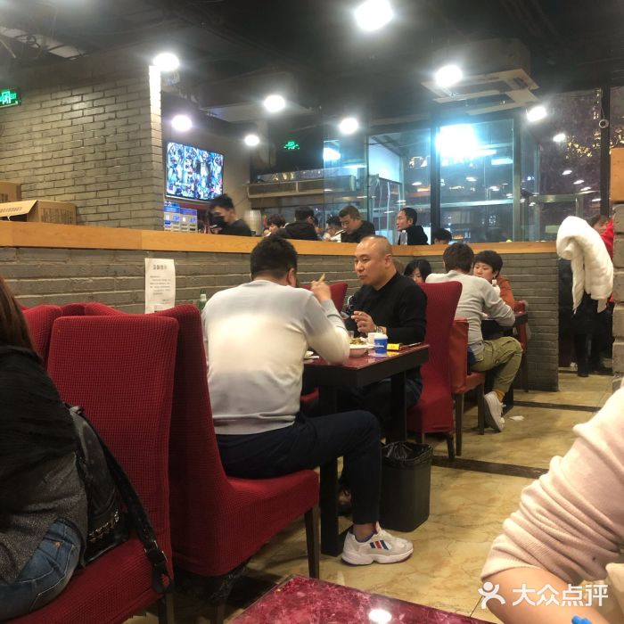 馋嘴蛙火锅大堂图片