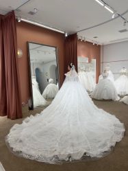 -派丽莫Pellimo原创设计婚纱品牌