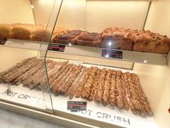 -HOT CRUSH趁热集合·现烤面包(上海环球港店)