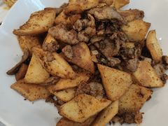 干煸馕炒肉-汗腾格里·风味餐厅(新疆驻京办店)
