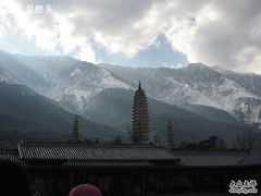 -三塔倒影公园
