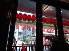 -刘姐啤酒鱼民族演艺餐厅(西街总店)