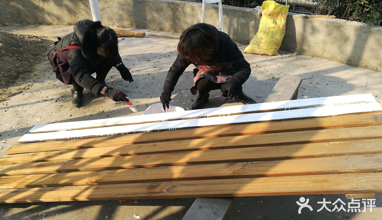 果儿鱼儿是间婚纱店，也是我们的家