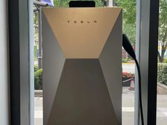 -TESLA 特斯拉(上海太古汇体验店)