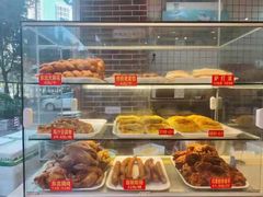 面包甜点陈列柜-老郑家东北春饼(龙悦居店)