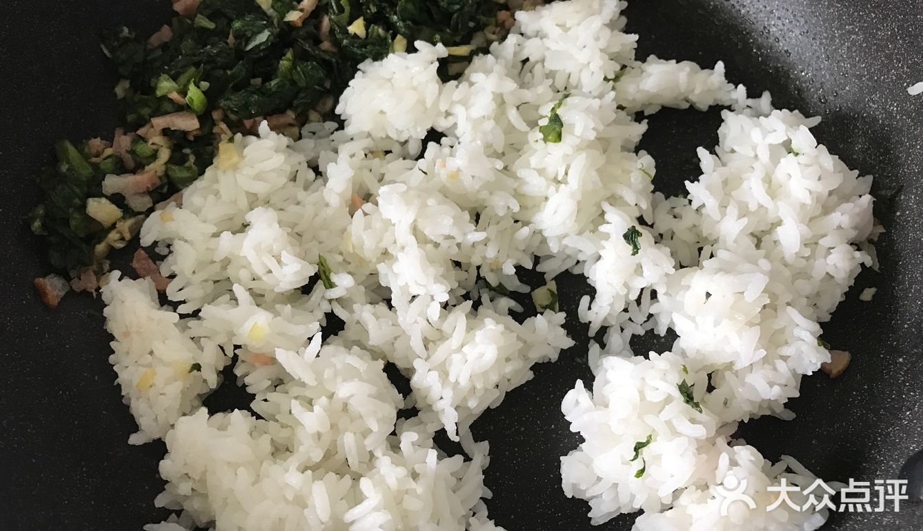 一个人的美食之旅——“莴笋叶炒饭”