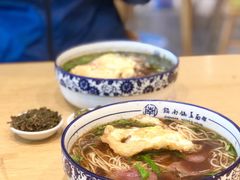 -镇南锅盖面馆(解放路店)