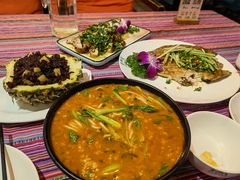 -香巴拉云南餐厅(华莱坞店)