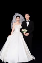 -雪中彩影婚纱摄影·微光艺术中心