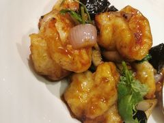 黑蒜大千爆虾球-北京四季酒店·采逸轩