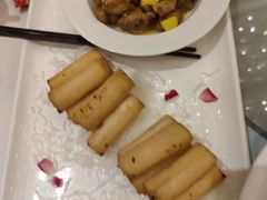 香橙骨配炸牛奶-广州万富希尔顿酒店·感趣自助餐厅·金秋蟹宴生蚝海鲜刺身烧烤