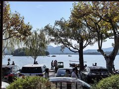 -楼外楼·停车场