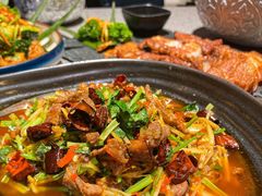 酸笋炒牛肉-觅山云南菜(泊富ICITY店)