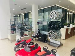 -上海宝信宝马4S店