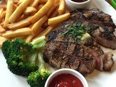 碳烤肉眼牛排及秘制牛排汁-WOLFGANG PUCK KITCHEN & BAR(迪士尼小镇店)