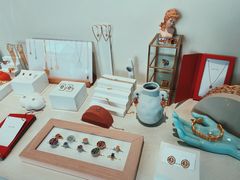 -LADY FAFA(巨鹿路陕西南路路口店)