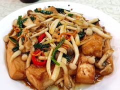 杂菇扒鲍鱼汁豆腐-禄源公·老莞诚饭店