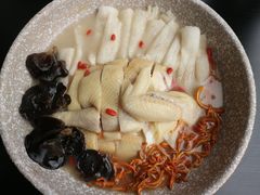-樱花里音乐餐吧·牛扒椰子鸡(东圃店)