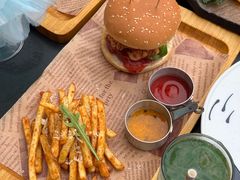 -STARRY CAFE & LOUNGE BAR(高新店)