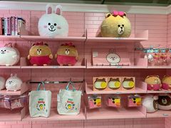 -LINE FRIENDS Garosu-gil Flagship Store