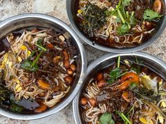 -灵山卢梅燕粉店