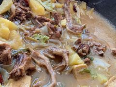 -粘豆包柴火铁锅炖
