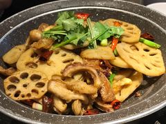 -万重锦·人文川菜馆(骡马市店)