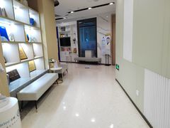 -柏乐口腔医院·舒适化无痛种植牙中心(东盟商务区院)