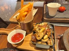 -恰餐厅及酒吧 CHAR Bar & Grill (北京丽都皇冠假日店)