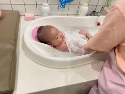 -Pony Baby宝尼婴幼儿游泳SPA馆