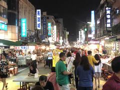 -六合夜市