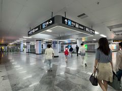 -陆家浜路(地铁站)