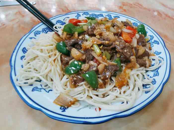 清真伊兰牛肉面(大唐店)-"这家之前也是一家西北拉面但是做的不是很.