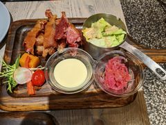 德国脆皮咸猪肘（半只）-德斯堡德国餐吧(锦华万达店)