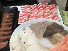 -沸炉重庆老火锅(军事博物馆店)