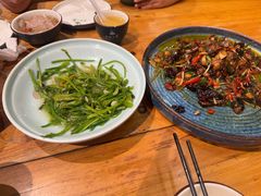 -老滇山寨•云南特色菜•地方菜•民族风情歌舞表演(金碧店)