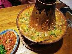 招牌陶锅洋芋鸡-觅山云南菜(泊富ICITY店)