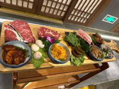 -明洞阿姨·韩式酱蟹烤肉·创意料理(三元桥店)