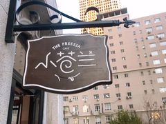 -小苍兰风铃草·礼物蛋糕(沈阳店)