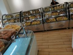 面包甜点陈列柜-太原面食店(解放路店)