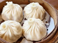 蟹粉小笼包-鑫震源·苏式大虾生煎(山塘街店)
