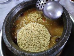 -鲁朗纳麦石锅鸡庄园