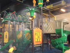 -泉城欧乐堡戏水湾艺术养生温泉