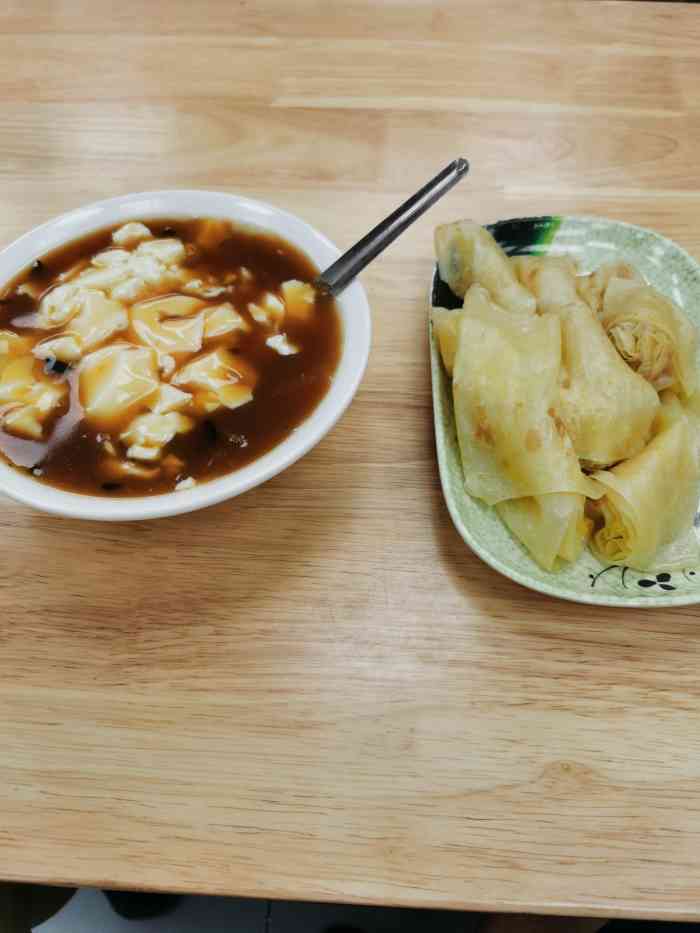 筋饼豆腐脑一绝-"陪两位老人家去看通州大运河,中午吃饭,查.
