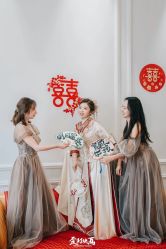 -莫小姐婚纱